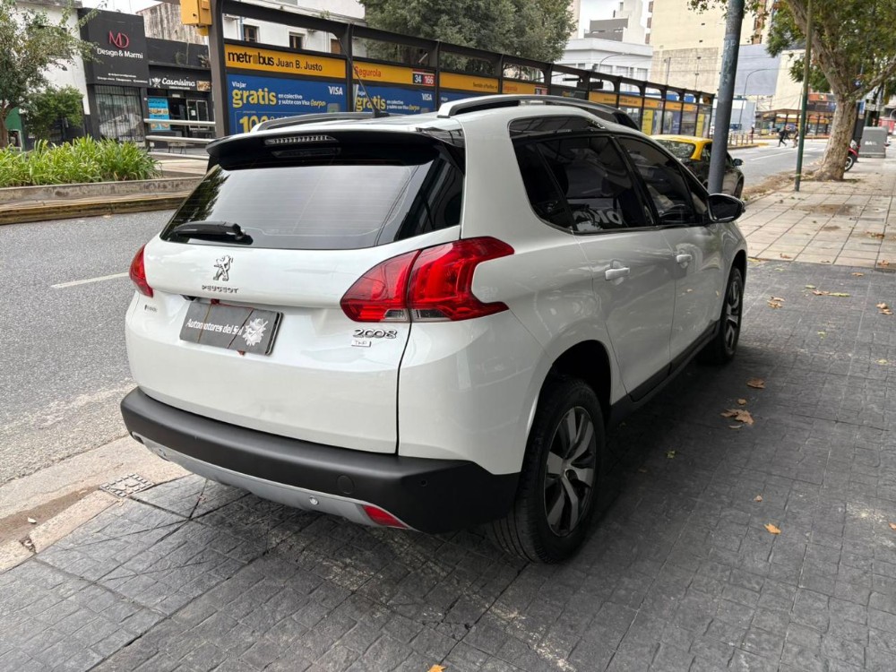 Peugeot 2008 Sport — foto 12